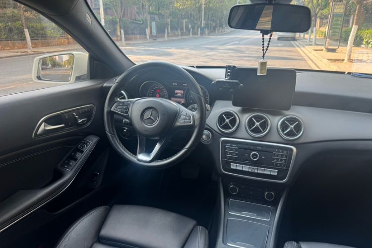 Used Mercedes-Benz CLA 2017 Facelifted CLA 200 Stylish Edition Interior 1