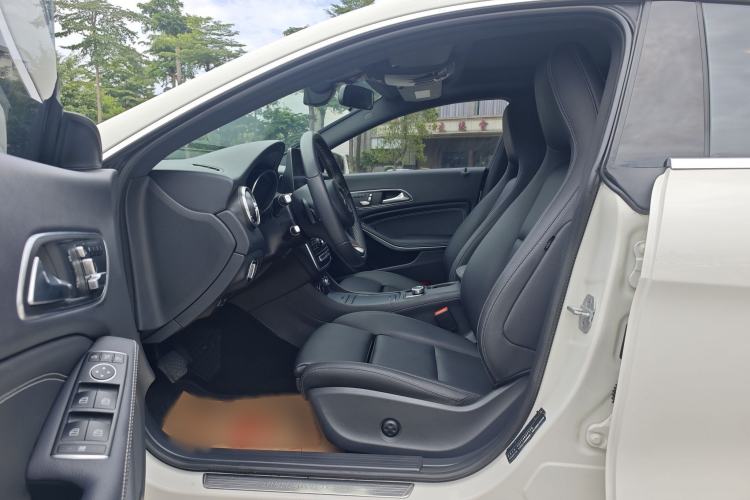 Used Mercedes-Benz CLA 2017 Facelifted CLA 200 Stylish Edition Interior 2