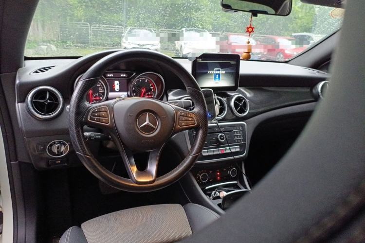 Used Mercedes-Benz CLA 2017 CLA 180 Interior 2