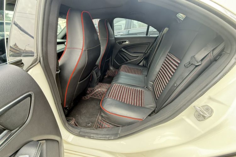 Used Mercedes-Benz CLA 2017 Refreshed CLA 200 Sport Edition Interior 2