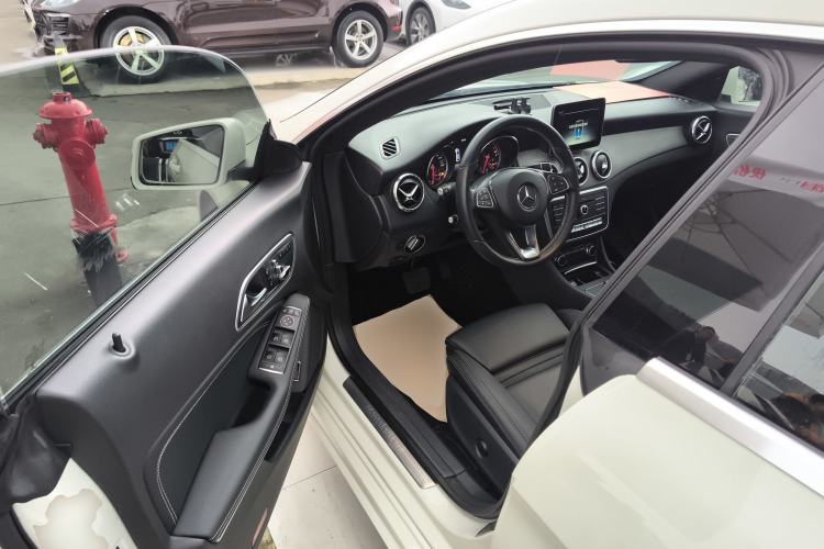 Used Mercedes-Benz CLA 2017 Facelifted CLA 200 Stylish Edition Interior 3