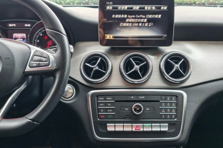 Used Mercedes-Benz CLA 2017 Refreshed CLA 220 4MATIC Interior 4