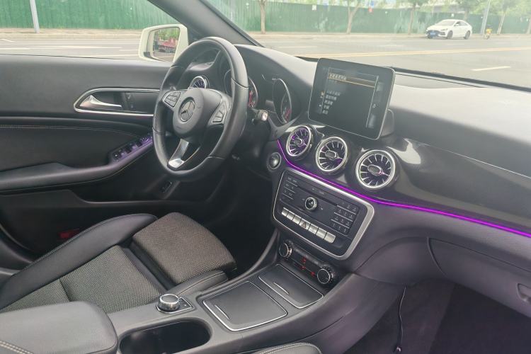 Used Mercedes-Benz CLA 2017 CLA 180 Interior 5