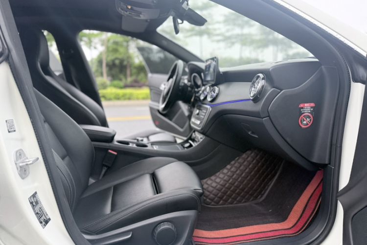 Used Mercedes-Benz CLA 2017 Refreshed CLA 200 Sport Edition Interior 5