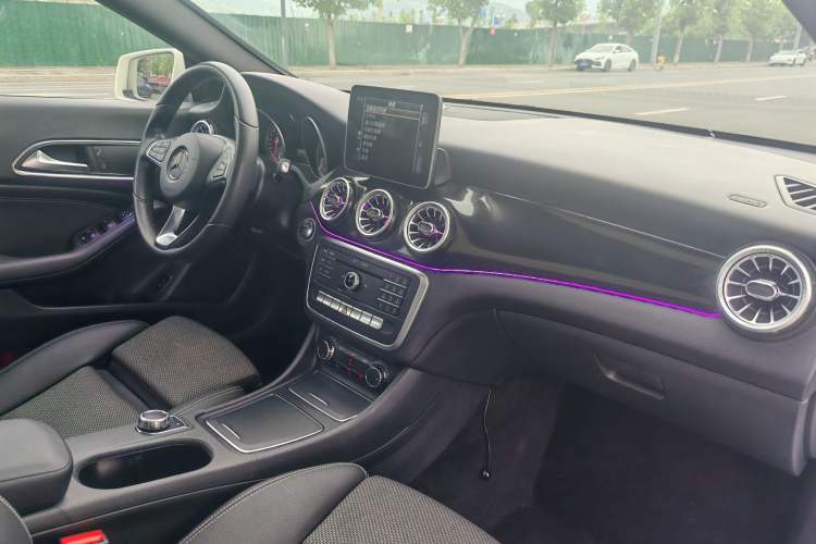 Used Mercedes-Benz CLA 2017 CLA 180 Interior 6