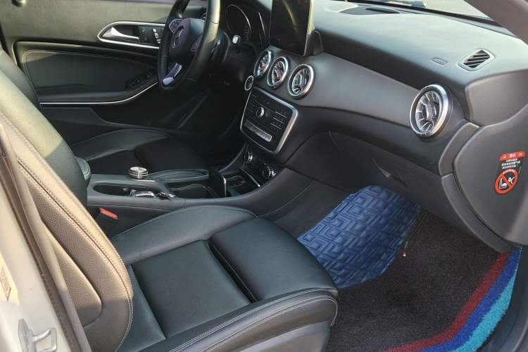 Used Mercedes-Benz CLA 2017 Facelifted CLA 200 Stylish Edition Interior 6