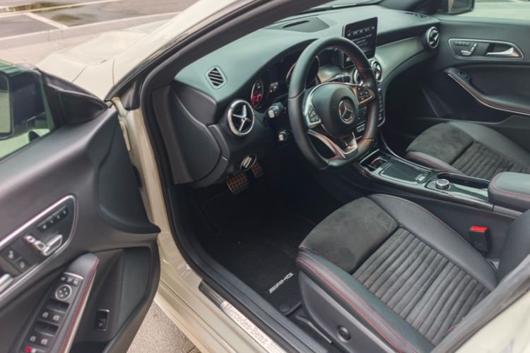 Used Mercedes-Benz CLA 2017 Refreshed CLA 220 4MATIC Interior 7