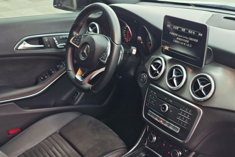 Used Mercedes-Benz CLA 2017 Refreshed CLA 220 4MATIC Interior 8