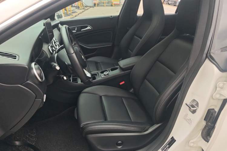 Used Mercedes-Benz CLA 2017 Facelifted CLA 200 Stylish Edition Left Front Seat