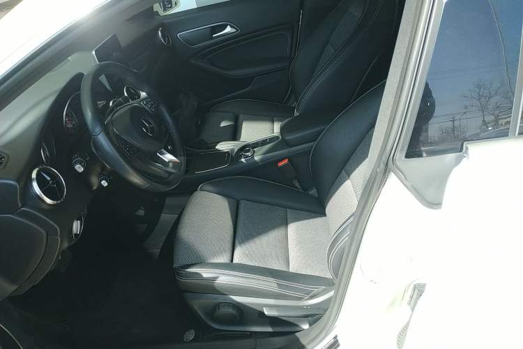 Used Mercedes-Benz CLA 2017 Facelifted CLA 180 Left Front Seat