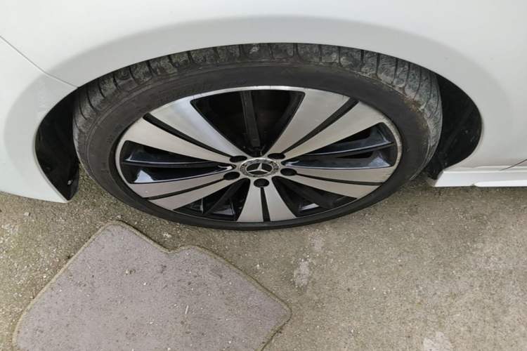 Used Mercedes-Benz CLA 2017 Facelifted CLA 200 Stylish Edition Left Front Wheel Hub