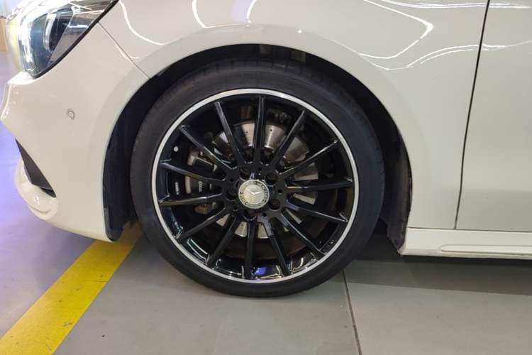 Used Mercedes-Benz CLA 2017 CLA 260 4MATIC Left Front Wheel Hub