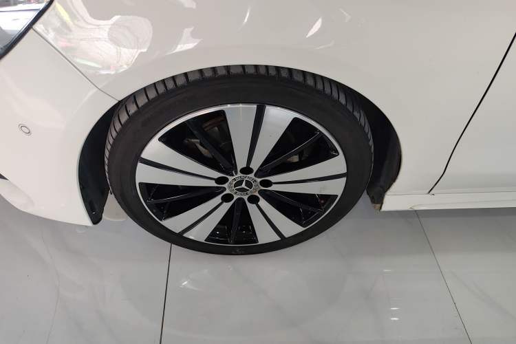 Used Mercedes-Benz CLA 2017 Facelifted CLA 200 Stylish Edition Left Front Wheel Hub