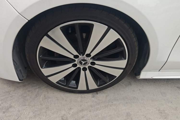 Used Mercedes-Benz CLA 2017 Facelifted CLA 200 Stylish Edition Left Front Wheel Hub
