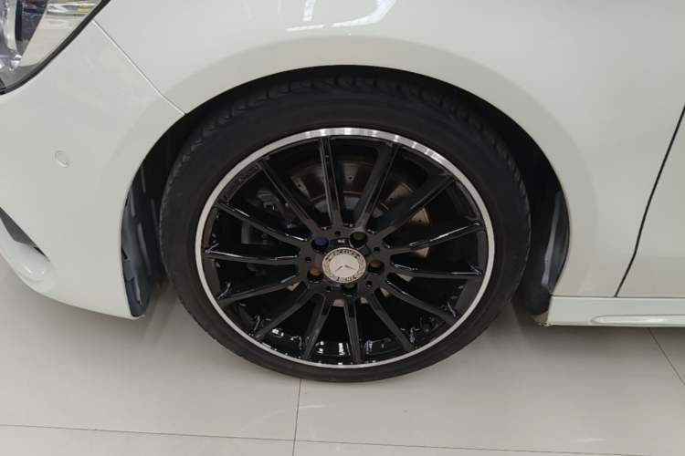 Used Mercedes-Benz CLA 2017 CLA 260 4MATIC Left Front Wheel Hub