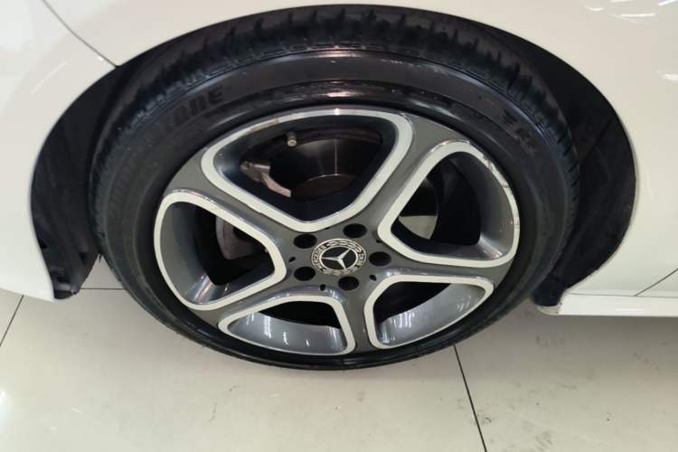 Used Mercedes-Benz CLA 2017 Facelifted CLA 180 Left Front Wheel Hub
