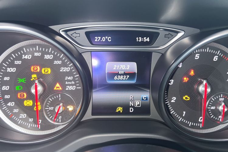 Used Mercedes-Benz CLA 2017 Refreshed CLA 220 4MATIC Odometer Close Up