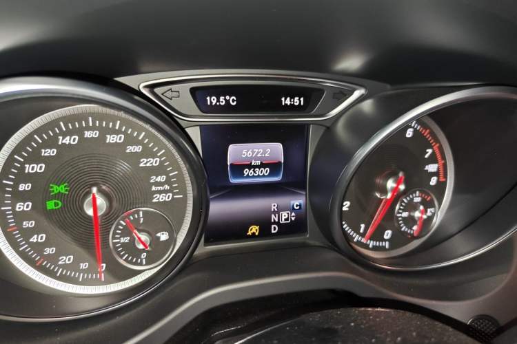 Used Mercedes-Benz CLA 2017 Refreshed CLA 220 4MATIC Odometer Close Up