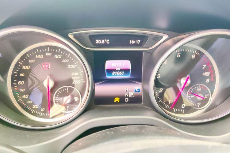 Used Mercedes-Benz CLA 2017 Facelifted CLA 200 Stylish Edition Odometer Close Up