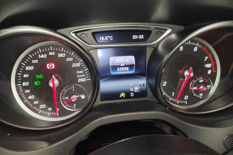 Used Mercedes-Benz CLA 2017 CLA 220 4MATIC Odometer Close Up