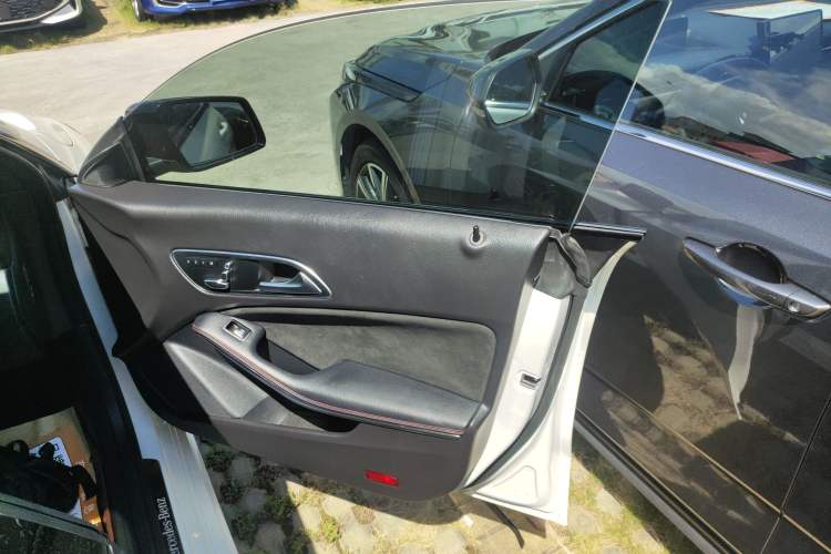 Used Mercedes-Benz CLA 2017 Refreshed CLA 220 4MATIC Right Front Door Interior