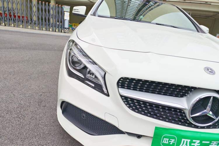 Used Mercedes-Benz CLA 2017 Facelifted CLA 200 Stylish Edition Right Front Headlight