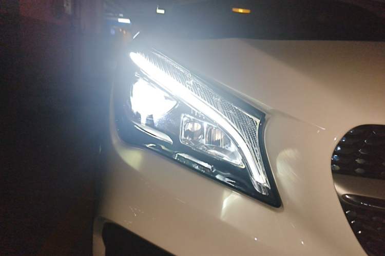 Used Mercedes-Benz CLA 2017 Facelifted CLA 200 Stylish Edition Right Front Headlight