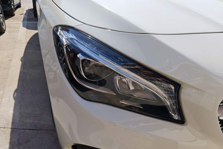 Used Mercedes-Benz CLA 2017 Facelifted CLA 200 Stylish Edition Right Front Headlight