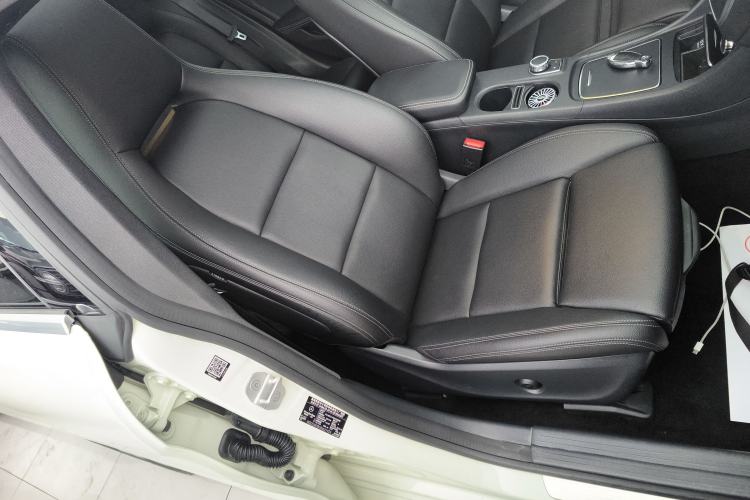 Used Mercedes-Benz CLA 2017 Facelifted CLA 200 Stylish Edition Right Front Seat