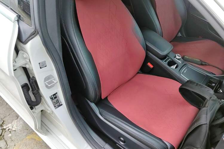 Used Mercedes-Benz CLA 2017 Facelifted CLA 200 Stylish Edition Right Front Seat