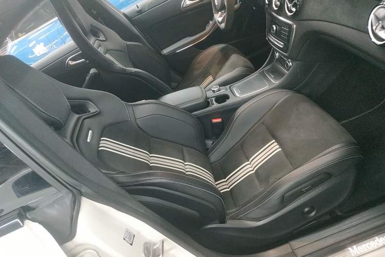 Used Mercedes-Benz CLA 2017 CLA 220 4MATIC Polar Limited Edition Right Front Seat