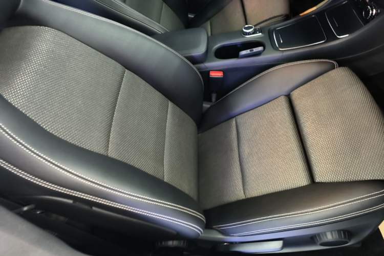 Used Mercedes-Benz CLA 2017 Facelifted CLA 180 Right Front Seat
