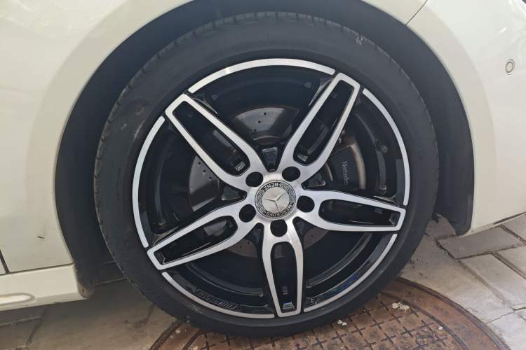 Used Mercedes-Benz CLA 2017 CLA 220 4MATIC Right Front Wheel Hub