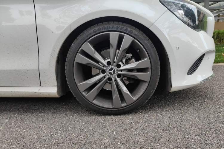 Used Mercedes-Benz CLA 2017 Refreshed CLA 200 Sport Edition Right Front Wheel Hub