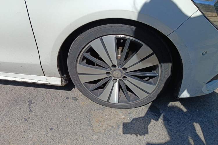 Used Mercedes-Benz CLA 2017 CLA 200 Style Edition Right Front Wheel Hub