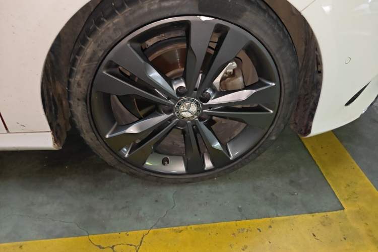 Used Mercedes-Benz CLA 2017 Refreshed CLA 200 Sport Edition Right Front Wheel Hub