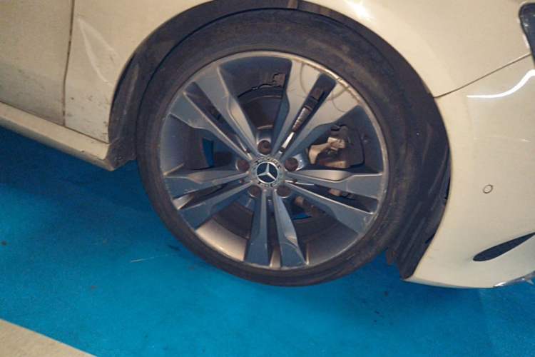 Used Mercedes-Benz CLA 2017 CLA 200 Sport Edition Right Front Wheel Hub