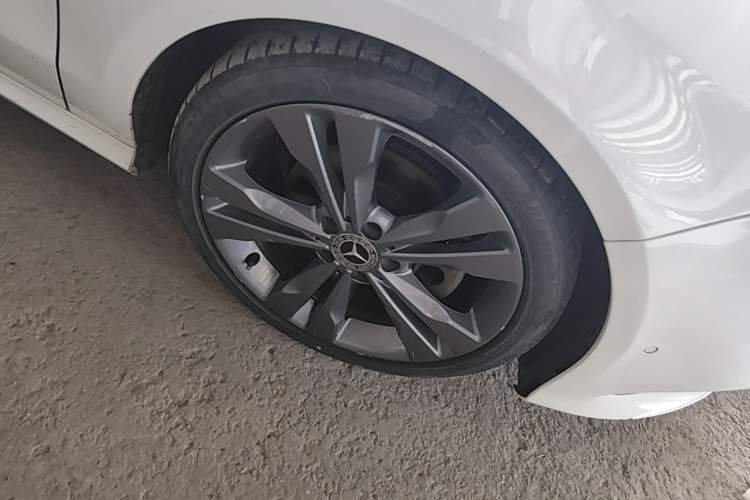 Used Mercedes-Benz CLA 2017 CLA 200 Sport Edition Right Front Wheel Hub