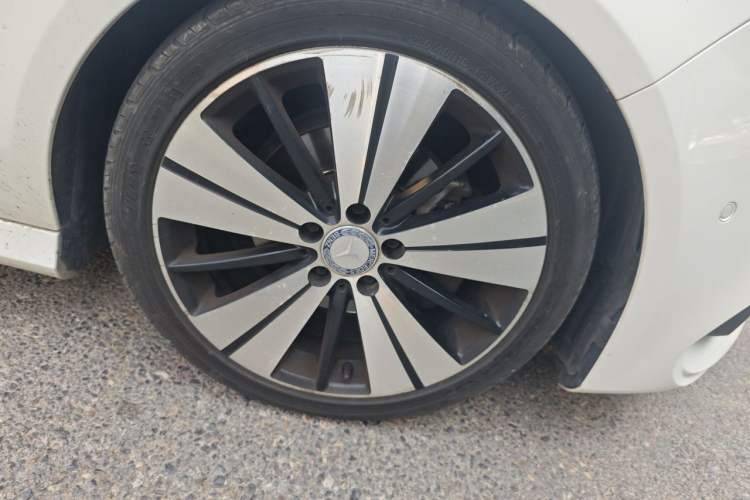 Used Mercedes-Benz CLA 2017 CLA 200 Style Edition Right Front Wheel Hub