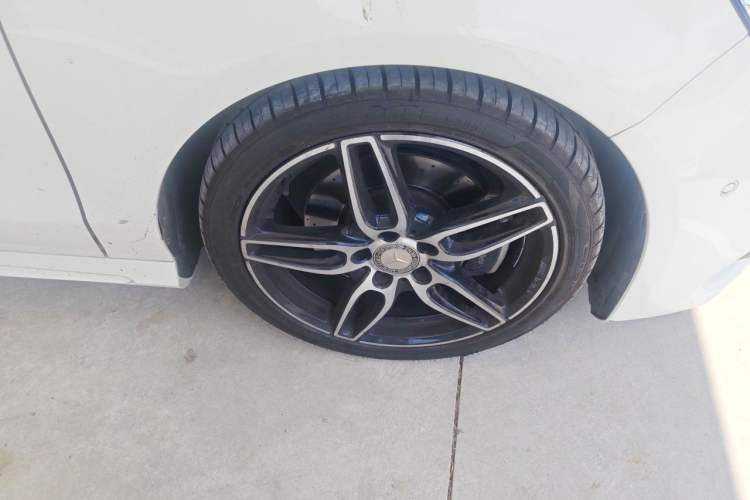 Used Mercedes-Benz CLA 2017 CLA 220 4MATIC Right Front Wheel Hub