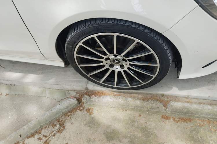 Used Mercedes-Benz CLA 2017 CLA 200 Sport Edition Right Front Wheel Hub