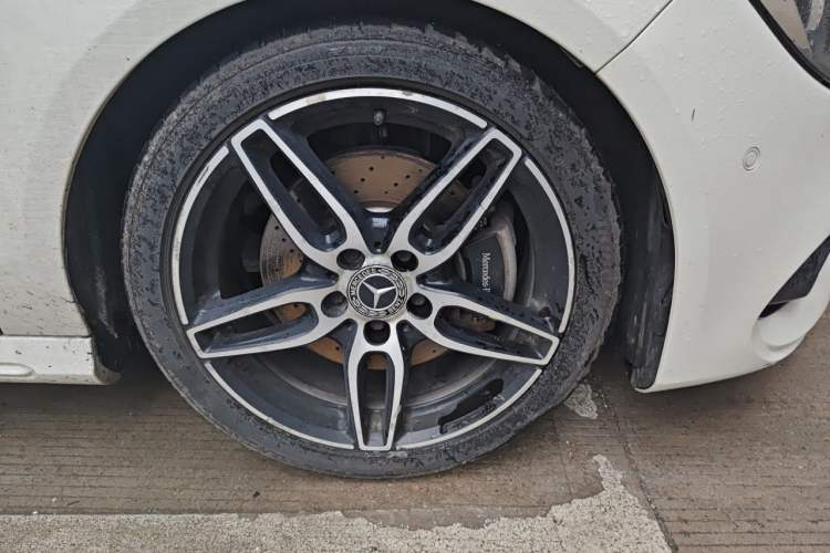 Used Mercedes-Benz CLA 2017 Refreshed CLA 220 4MATIC Right Front Wheel Hub