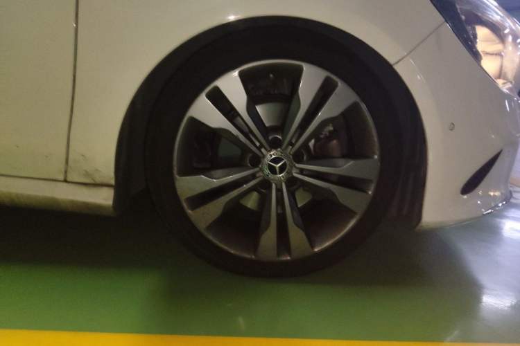 Used Mercedes-Benz CLA 2017 Refreshed CLA 200 Sport Edition Right Front Wheel Hub