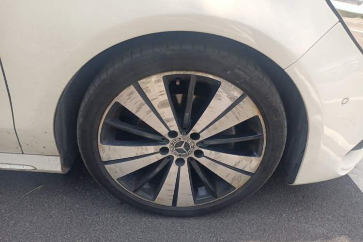 Used Mercedes-Benz CLA 2017 Facelifted CLA 200 Stylish Edition Right Front Wheel Hub