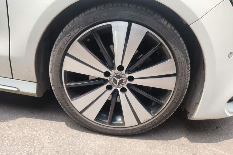 Used Mercedes-Benz CLA 2017 CLA 200 Style Edition Right Front Wheel Hub