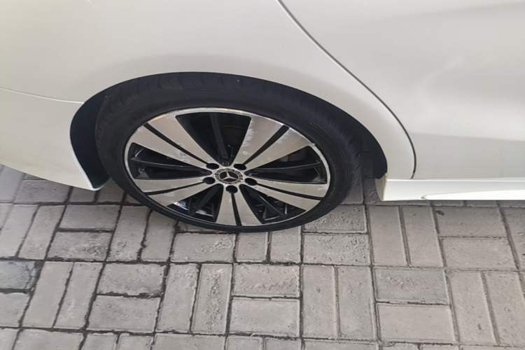 Used Mercedes-Benz CLA 2017 Facelifted CLA 200 Stylish Edition Right Rear Wheel Hub