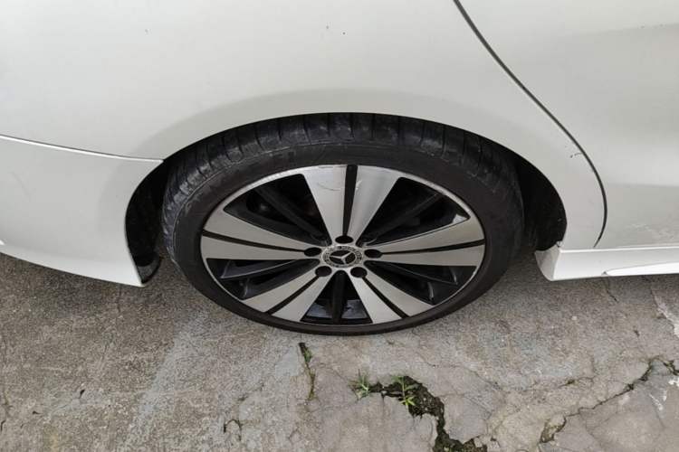 Used Mercedes-Benz CLA 2017 Facelifted CLA 200 Stylish Edition Right Rear Wheel Hub