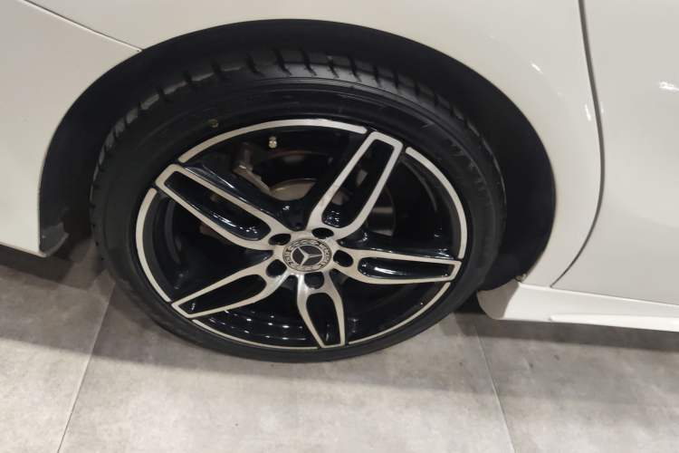 Used Mercedes-Benz CLA 2017 CLA 220 4MATIC Right Rear Wheel Hub
