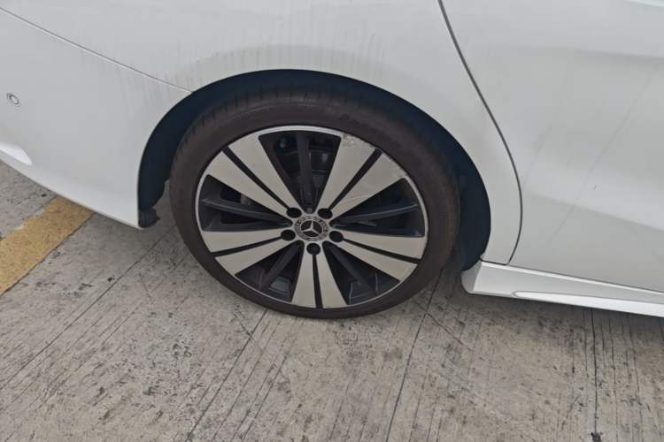 Used Mercedes-Benz CLA 2017 Facelifted CLA 200 Stylish Edition Right Rear Wheel Hub
