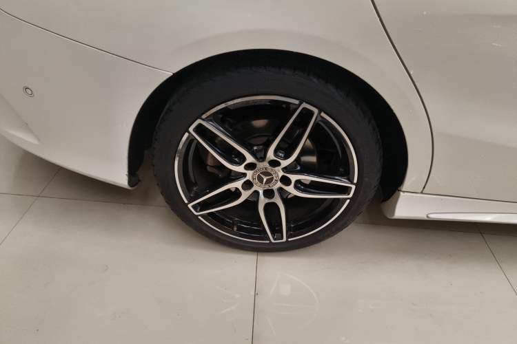 Used Mercedes-Benz CLA 2017 Refreshed CLA 220 4MATIC Right Rear Wheel Hub